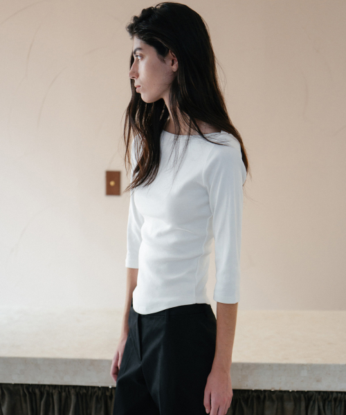 BLANKROOM HER（ブランクルームウーマン）の「イーブンボートネックトップ_ホワイト（Tシャツ/カットソー・レディース・その他・ONE）」の4枚目の写真