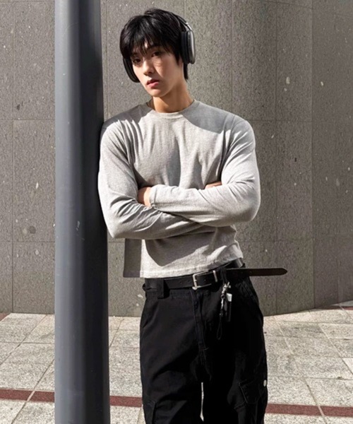 NOWLE(ノウル)の「【NOWLE】タイトフィット エッセンシャル クルーネック ボックス ロンT(Tシャツ/カットソー・メンズ・グレー/ブラック・MEDIUM/LARGE/X-LARGE/SMALL)」の6枚目の写真