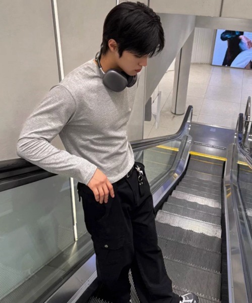 NOWLE(ノウル)の「【NOWLE】タイトフィット エッセンシャル クルーネック ボックス ロンT(Tシャツ/カットソー・メンズ・グレー/ブラック・MEDIUM/LARGE/X-LARGE/SMALL)」の12枚目の写真