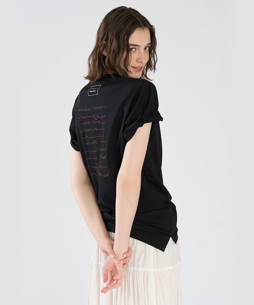 To b. by agnes b.(トゥービーバイアニエスベー)の「Cat T オーガニックコットン 半袖 アーティストTシャツ(Tシャツ/カットソー・レディース・ブラック・FREE)」の5枚目の写真