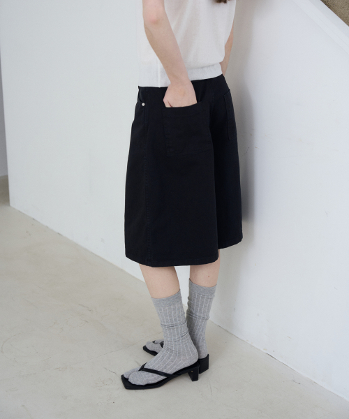 FROMWHERE(フロムウェア)の「ストリングバミューダパンツ ブラック(その他パンツ・レディース・その他・SMALL/MEDIUM)」の2枚目の写真