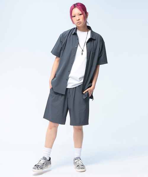 S&SONS(エスアンドサンズ)の「【セットアップ】 半袖 シャツ 短パン セットアップ メンズ 夏 軽量 レディース ドライ ストレッチ ナイロン ショートパンツ 上下セット S&SONS (エスアンドサンズ)(セットアップ・メンズ・ブラック/ベージュ/ブルーグレー・LL/L/M)」の5枚目の写真