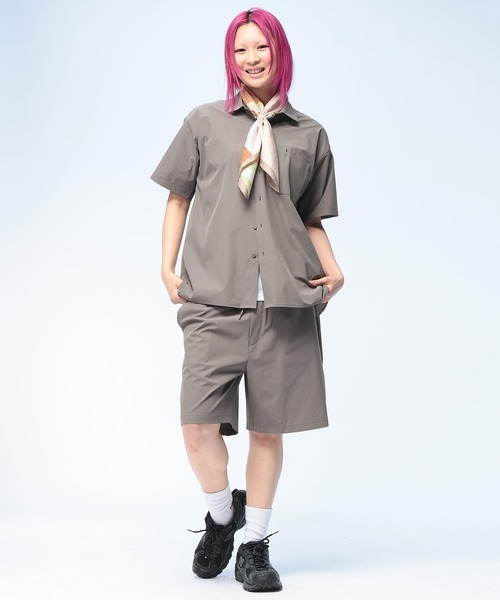 S&SONS(エスアンドサンズ)の「【セットアップ】 半袖 シャツ 短パン セットアップ メンズ 夏 軽量 レディース ドライ ストレッチ ナイロン ショートパンツ 上下セット S&SONS (エスアンドサンズ)(セットアップ・メンズ・ブラック/ベージュ/ブルーグレー・LL/L/M)」の6枚目の写真