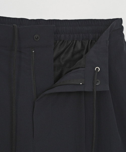 VICTIM(ヴィクティム)の「VICTIM ヴィクティム / LIGHT RELAX SHORTS セットアップライトリラックスショーツ 接触冷感 シワ防止 速乾 / VTM-26-P-005(その他パンツ・メンズ・ネイビー/ブラック/グレー・1/3/2)」の4枚目の写真