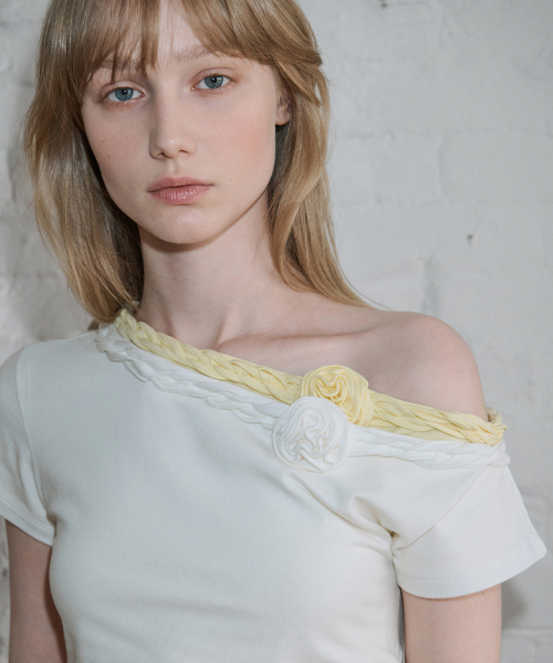 SINOON(シヌーン)の「Braided One-Shoulder T-Shirt (Ivory)(Tシャツ/カットソー・レディース・アイボリー・MEDIUM/SMALL)」の11枚目の写真
