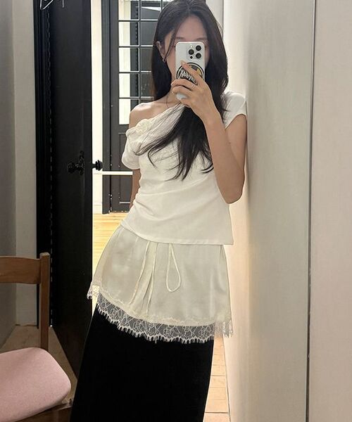 SINOON(シヌーン)の「Braided One-Shoulder T-Shirt (Ivory)(Tシャツ/カットソー・レディース・アイボリー・MEDIUM/SMALL)」の3枚目の写真