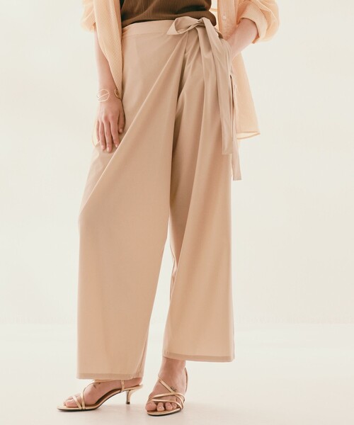BIANCA（ビアンカ）の「【はっ水/セットアップ】ストレッチナイロン　ラップ風ワイドパンツ（その他パンツ・レディース・ベージュ/ブラック・40/38）」の2枚目の写真