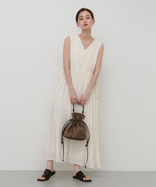 SENSE OF PLACE by URBAN RESEARCH(センスオブプレイスバイアーバンリサーチ)の「雑材キンチャクバッグ(ショルダーバッグ・レディース・ベージュ・ONE)」の4枚目の写真