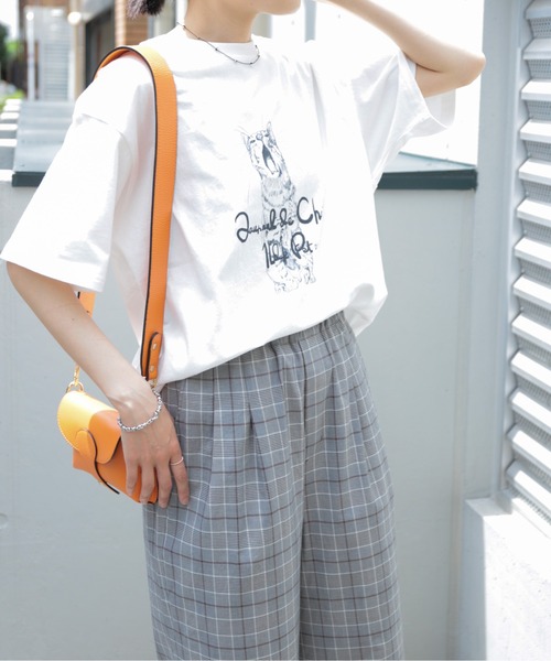 Blanc Bleu Minuit（ブランブルーミニュイ）の「あくびCAT　クルーネックTEE（Tシャツ/カットソー・レディース・ホワイト・FREE）」の3枚目の写真