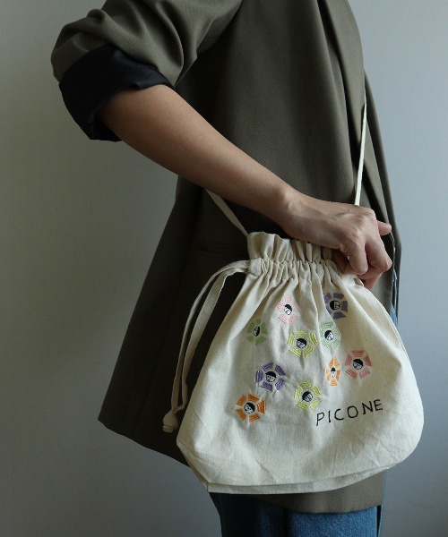 CASA PICONE(カーサピッコーネ)の「刺繍巾着ショルダーバッグ(ショルダーバッグ・レディース・レッド/ブラック/マルチ・FREE)」の7枚目の写真