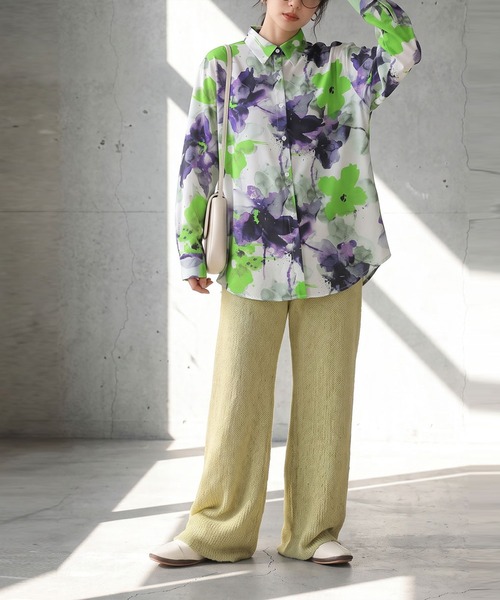 antiqua(アンティカ)の「花柄 水彩プリント シャツ(シャツ/ブラウス・レディース・マルチ・ONESIZE)」の6枚目の写真