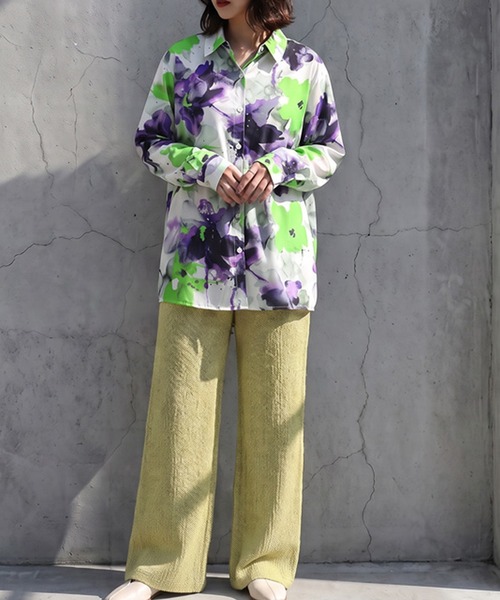 antiqua(アンティカ)の「花柄 水彩プリント シャツ(シャツ/ブラウス・レディース・マルチ・ONESIZE)」の8枚目の写真