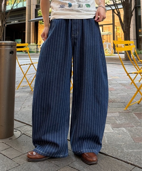 ADAMASTE(アダマスト)の「Hickory Stripe Wide Curve Denim Pants - ヒッコリーストライプワイドカーブデニムパンツ(デニムパンツ・メンズ・ブラック/ネイビー・MEDIUM/LARGE)」の2枚目の写真
