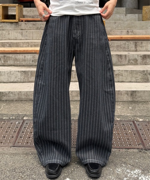 ADAMASTE(アダマスト)の「Hickory Stripe Wide Curve Denim Pants - ヒッコリーストライプワイドカーブデニムパンツ(デニムパンツ・メンズ・ブラック/ネイビー・MEDIUM/LARGE)」の4枚目の写真