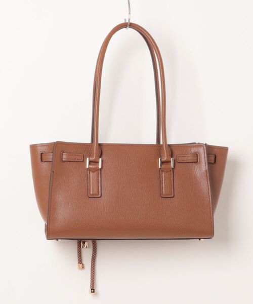 MICHAEL KORS(マイケルコース)の「HAMILTON MODERNE ショルダートート ウィズ チャーム スモール(ショルダーバッグ・レディース・ブラウン系・FREE)」の6枚目の写真