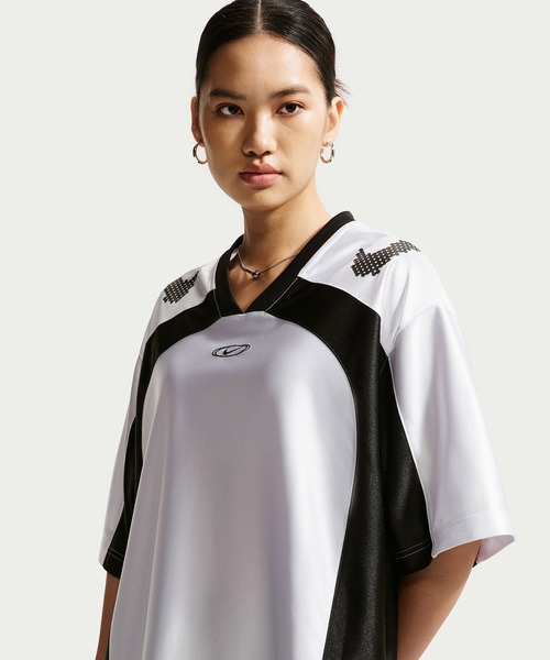 NIKE(ナイキ)の「NIKE AS W NK STREET GFX JERSEY / ナイキ ウィメンズ ストリート GFX ジャージー 【SP】(ジャージ・レディース・ブラック/ホワイト/グリーン・S/L/M)」の6枚目の写真