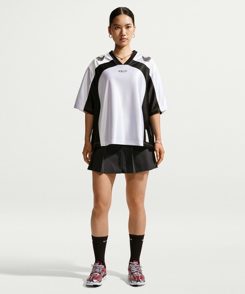 NIKE(ナイキ)の「NIKE AS W NK STREET GFX JERSEY / ナイキ ウィメンズ ストリート GFX ジャージー 【SP】(ジャージ・レディース・ブラック/ホワイト/グリーン・S/L/M)」の9枚目の写真