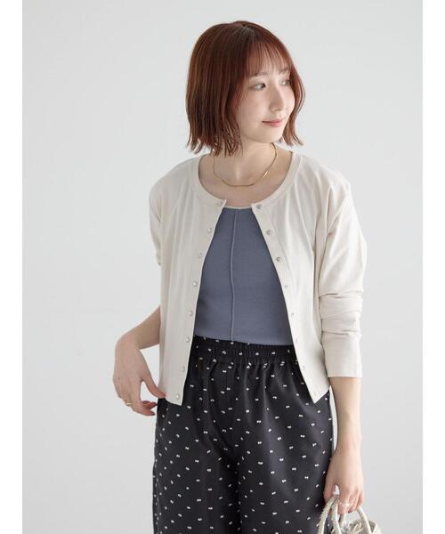 Te chichi(テチチ)の「【接触冷感/UVカット】フライスパール釦クルーネックカーディガン(カーディガン/ボレロ・レディース・レッド/ベージュ/ブラック・F)」の10枚目の写真