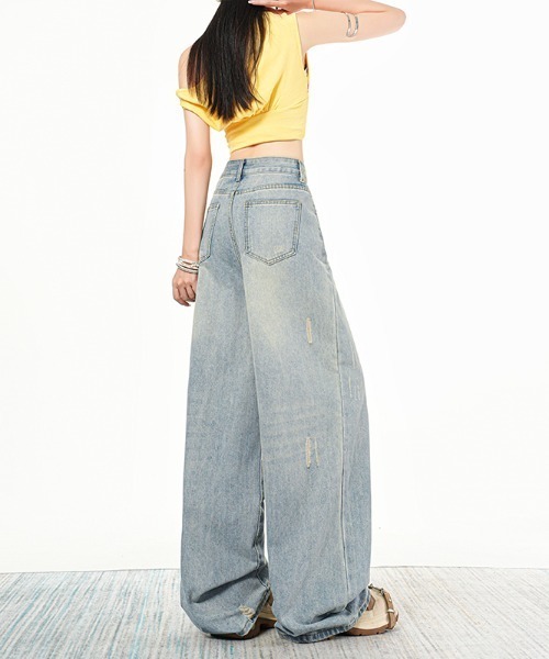 AMAJI(アマジ)の「クラッシュ加工 ウォッシュド ワイドデニムパンツ(デニムパンツ・レディース・ブルー・SMALL/MEDIUM/LARGE/X-LARGE)」の4枚目の写真