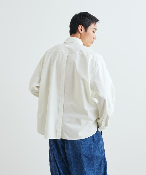 NIKE(ナイキ)の「ナイキ クラブ ルールズ メンズ ロングスリーブ オックスフォード トップス / Nike Club Rules Men's Long-Sleeve Oxford Top IU0799-121 Summit White(シャツ/ブラウス・メンズ・アイボリー・XL/S/M/L/2XL)」の2枚目の写真