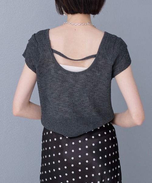 Rejoule(リジュール)の「バックストラップデザイン ティアードフリル袖シアートップス(Tシャツ/カットソー・レディース・ホワイト/チャコールグレー/ベージュ/ブラウン・FREE)」の11枚目の写真