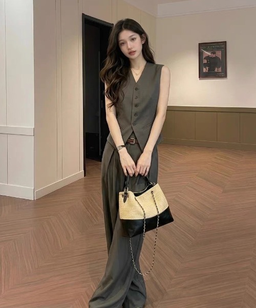 FAVORITO(ファヴォリート)の「ベストトップスワイドパンツセットアップ(セットアップ・レディース・グレー・L/M/S)」の2枚目の写真