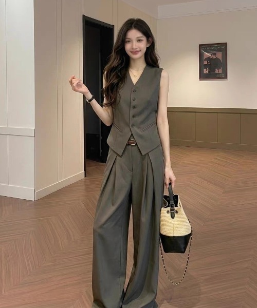 FAVORITO(ファヴォリート)の「ベストトップスワイドパンツセットアップ(セットアップ・レディース・グレー・L/M/S)」の3枚目の写真