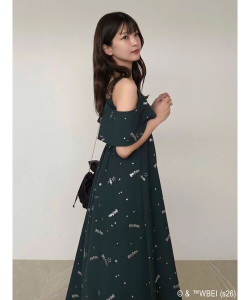 MERCURYDUO（マーキュリーデュオ）の「Harry Potterコレクション ロゴプリントケープキャミワンピース（ワンピース・レディース・ボルドー/グリーン/イエロー/ネイビー・FREE）」の7枚目の写真