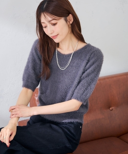 a.v.v(アーヴェヴェ)の「前後2WAY/ラメフェザーハーフスリーブプルオーバー(ニット/セーター・レディース・チャコールグレー/ブラウン・39)」の1枚目の写真