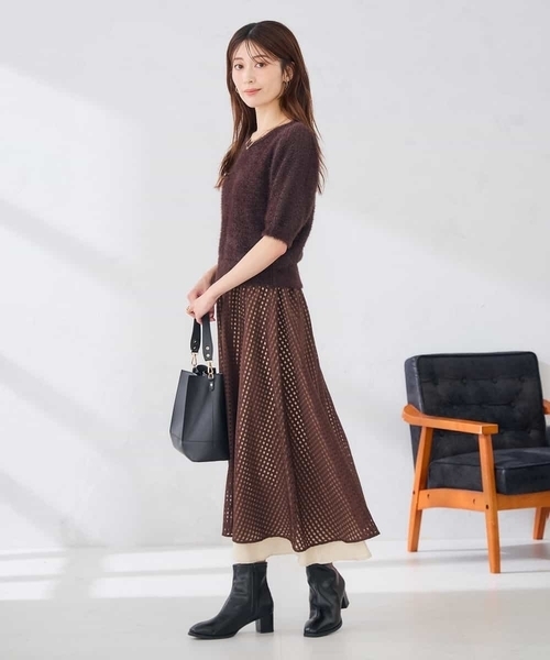 a.v.v(アーヴェヴェ)の「前後2WAY/ラメフェザーハーフスリーブプルオーバー(ニット/セーター・レディース・チャコールグレー/ブラウン・39)」の11枚目の写真