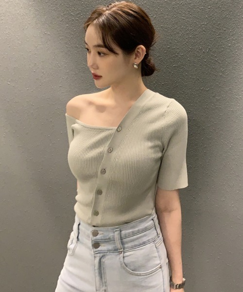 Aelina(エリナ)の「オフショルダー半袖ニットトップス(ニット/セーター・レディース・ライトグリーン/イエロー/ホワイト/ブラック・FREE)」の17枚目の写真