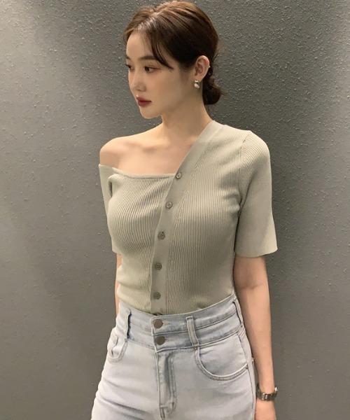 Aelina(エリナ)の「オフショルダー半袖ニットトップス(ニット/セーター・レディース・ライトグリーン/イエロー/ホワイト/ブラック・FREE)」の15枚目の写真