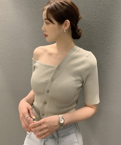 Aelina(エリナ)の「オフショルダー半袖ニットトップス(ニット/セーター・レディース・ライトグリーン/イエロー/ホワイト/ブラック・FREE)」の14枚目の写真