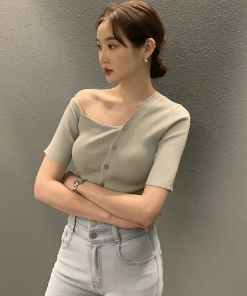 Aelina(エリナ)の「オフショルダー半袖ニットトップス(ニット/セーター・レディース・ライトグリーン/イエロー/ホワイト/ブラック・FREE)」の12枚目の写真
