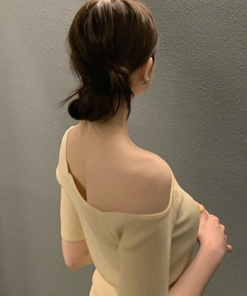 Aelina(エリナ)の「オフショルダー半袖ニットトップス(ニット/セーター・レディース・ライトグリーン/イエロー/ホワイト/ブラック・FREE)」の5枚目の写真