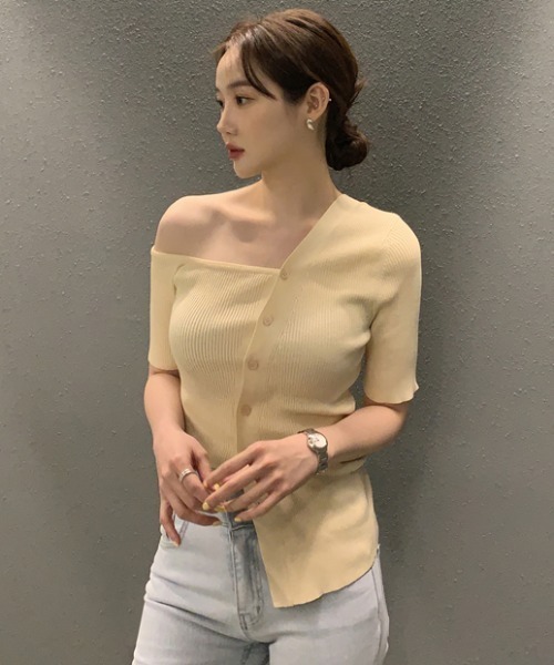 Aelina(エリナ)の「オフショルダー半袖ニットトップス(ニット/セーター・レディース・ライトグリーン/イエロー/ホワイト/ブラック・FREE)」の8枚目の写真