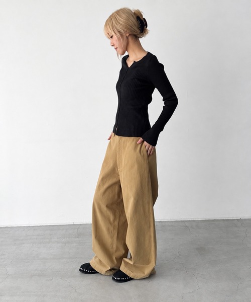 CANAL JEAN（キャナルジーン）の「HARING　ワイドチノパンツ（その他パンツ・レディース・ベージュ・MEDIUM/SMALL/X-SMALL）」の3枚目の写真