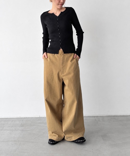 CANAL JEAN（キャナルジーン）の「HARING　ワイドチノパンツ（その他パンツ・レディース・ベージュ・MEDIUM/SMALL/X-SMALL）」の5枚目の写真