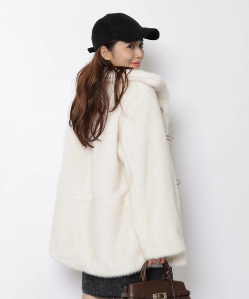 JUSGLITTY(ジャスグリッティー)の「ファーダッフルミディコート(ダウンジャケット/コート・レディース・オフホワイト/グレイッシュベージュ・2/1)」の7枚目の写真