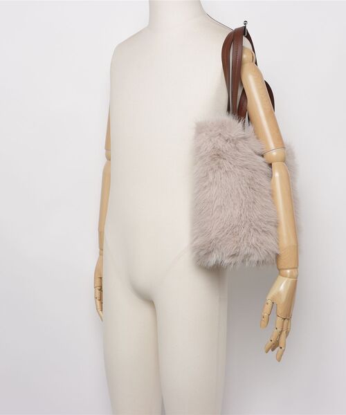 quaranciel（カランシエル）の「FUR 2WAY TOTE（トートバッグ・レディース・ダークグレー/ライトグレー・ONE SIZE）」の6枚目の写真