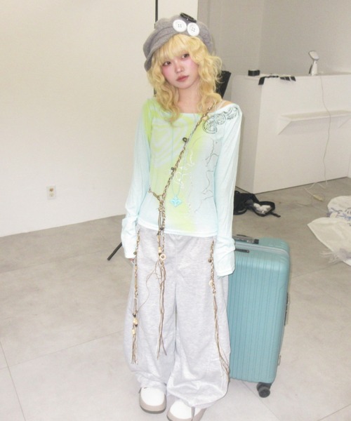 Never mind the XU / Chikashitsu+(ネバーマインド ザ エックスユー / チカシツプラス)の「【Nerd out XU】Off Shoulder Angel Print Long Sleeve Tee / 【ナードアウトエックスユー】オフショルダーエンジェルプリント長袖Tシャツ<着用動画あり>(Tシャツ/カットソー・レディース・ブルー・M)」の22枚目の写真
