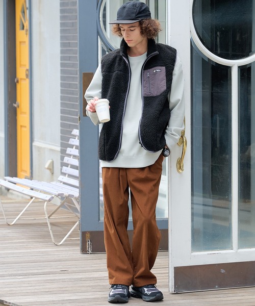 ragged mountain(ラギットマウンテン)の「【RAGGED MOUNTAIN/ラギットマウンテン】【特殊な防風フィルムが冬の冷たい風をしっかりシャットアウト】GRAFTON 防風ボアベスト スタンドカラー 防風フィルム 防寒 タウンユース アウトドア ユニセックス(ベスト・メンズ・ブラック/ベージュ/アイボリー・MEDIUM/LARGE/X-LARGE)」の4枚目の写真