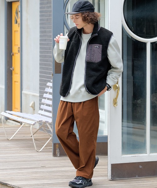 ragged mountain(ラギットマウンテン)の「【RAGGED MOUNTAIN/ラギットマウンテン】【特殊な防風フィルムが冬の冷たい風をしっかりシャットアウト】GRAFTON 防風ボアベスト スタンドカラー 防風フィルム 防寒 タウンユース アウトドア ユニセックス(ベスト・メンズ・ブラック/ベージュ/アイボリー・MEDIUM/LARGE/X-LARGE)」の5枚目の写真