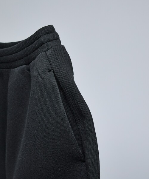 DESIGNWORKS（デザインワークス）の「【一部店舗限定】【セットアップ対応】接結ダブルフェイス リブ パンツ（スウェットパンツ・メンズ・ブラック/グレー/オフホワイト・48/46）」の8枚目の写真