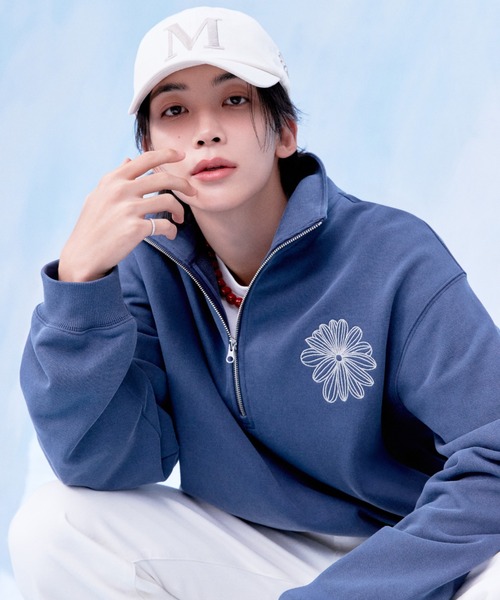 JEONGHAN着用】【UNISEX】HALF ZIP UP LA FLEUR LOGO / ユニセックス