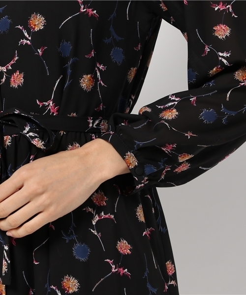 archives（アルシーヴ）の「フラワーシフォンキャミ付きMIXワンピース（ワンピース・レディース・ブラック/ネイビー・MEDIUM）」の7枚目の写真