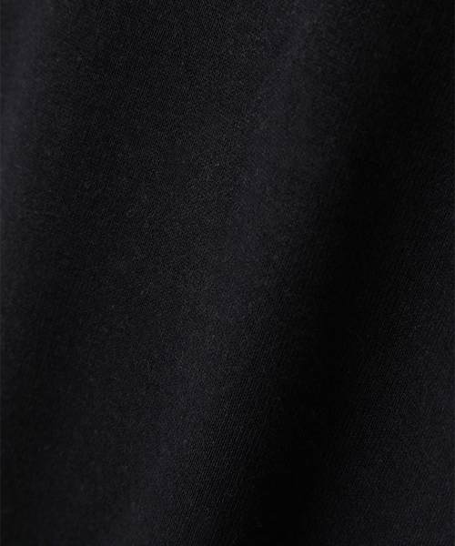 MHL.（エムエイチエル）の「LIGHT LOOPBACK COTTON（Tシャツ/カットソー・メンズ・ブラック/ダークグリーン・LARGE/MEDIUM）」の5枚目の写真