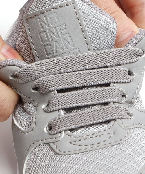 apres les cours（アプレレクール）の「ハイテクスニーカー（スニーカー・キッズ・ブラック/グレー/レッド・14/15 /16/17/18/19/20）」の5枚目の写真