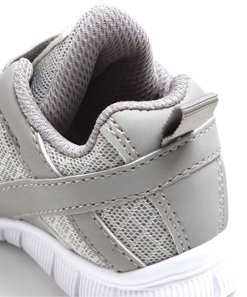 apres les cours（アプレレクール）の「ハイテクスニーカー（スニーカー・キッズ・ブラック/グレー/レッド・14/15 /16/17/18/19/20）」の10枚目の写真