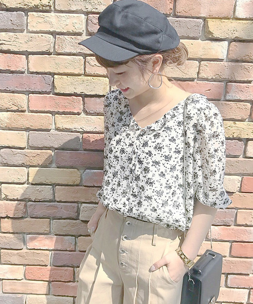 Cheek（チーク）の「花柄シフォンフリルブラウス（シャツ/ブラウス・レディース・ホワイト/ブラック/グリーン・MEDIUM）」の2枚目の写真